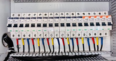 Elektroinštalácia rodinného domu: riešenia